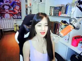 女主播内衣8秒,女主播直播意外瞬间引发全网热议